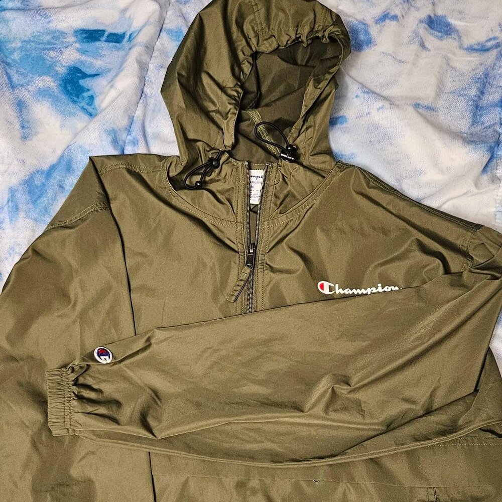 M- Champion Mens Windbreaker Jacket Stadium Packable Wind and Water Res. - Olive